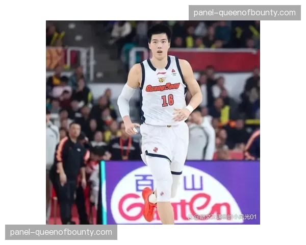 末节还剩3分钟，广州龙狮追至只差1分，焦泊乔封盖弗格上篮