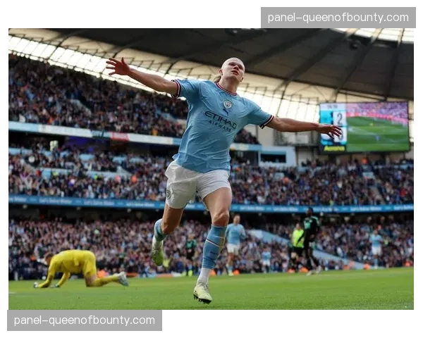 瞬间聚焦:德布劳内主罚任意球前,与哈兰德进行短暂手势交流 瞬间聚焦:德布劳内主罚任意球前,与哈兰德进行短暂手势交流